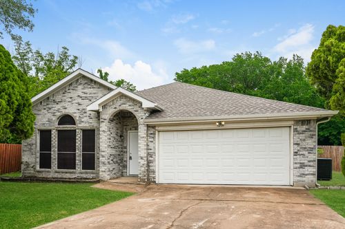 3206 Weirgate Ct, Grand Prairie, TX, 75052-6117 | Card Image