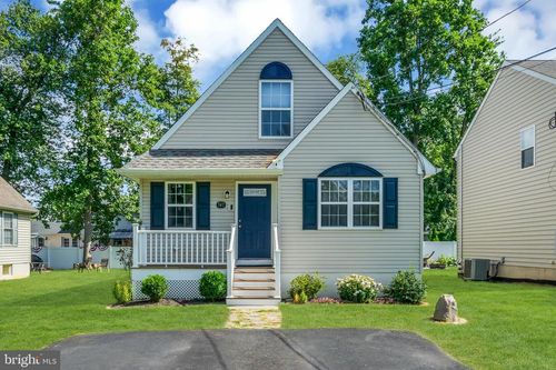 747 Elm Ave, LANGHORNE, PA, 19047-5914 | Card Image