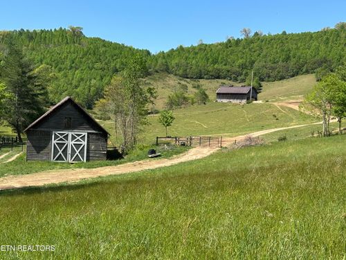 933 Frog Level Rd, Harrogate, TN, 37752-5011 | Card Image
