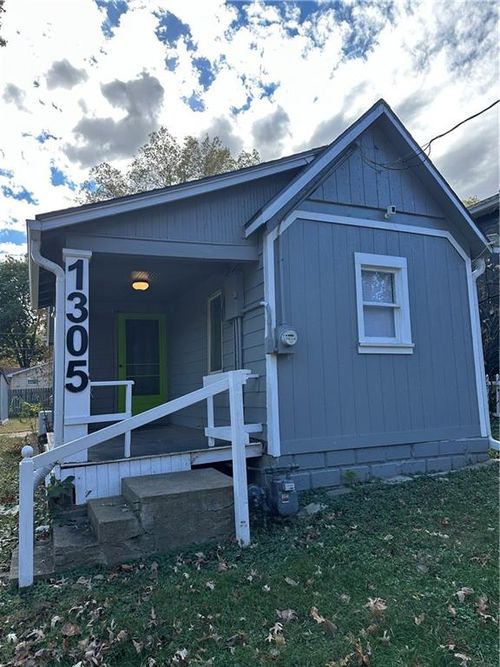 1305 W 21st St, Lawrence, KS, 66046-2639 | Card Image