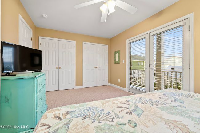 B - 537 Third Ave S, Condo with 4 bedrooms, 5 bathrooms and 1 parking in Kure Beach NC | Image 23