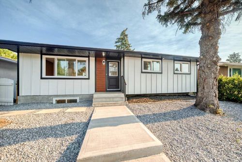 808 Avonlea Pl Se, Calgary, AB, T2H1W3 | Card Image