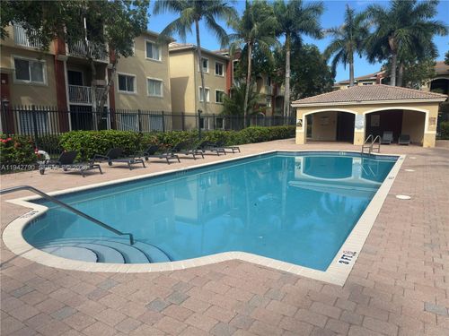 apt-203-7085 Nova Dr, Davie, FL, 33317-8107 | Card Image