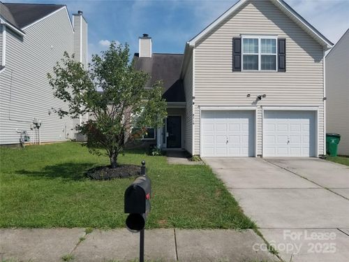 8716 Berrybrook Ln, Charlotte, NC, 28269-2317 | Card Image