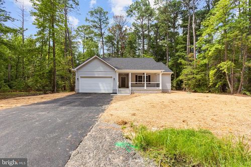 569 N Glebe Rd, Montross, VA, 22520-4083 | Card Image