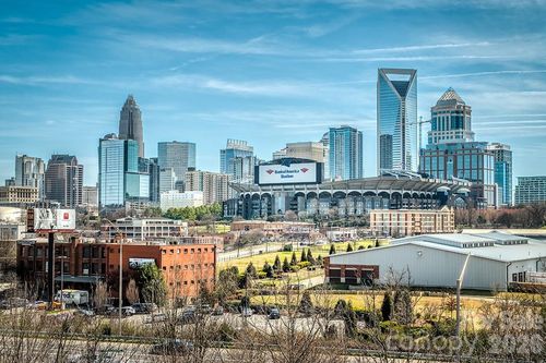 211-1101 W 1st St, Charlotte, NC, 28202-1101 | Card Image