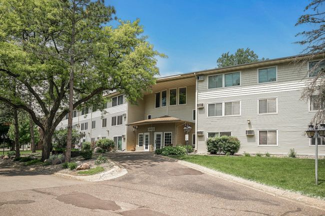 APT-202 - 10311 Cedar Lake Rd, Condo with 2 bedrooms, 1 bathrooms and null parking in Minnetonka MN | Image 24