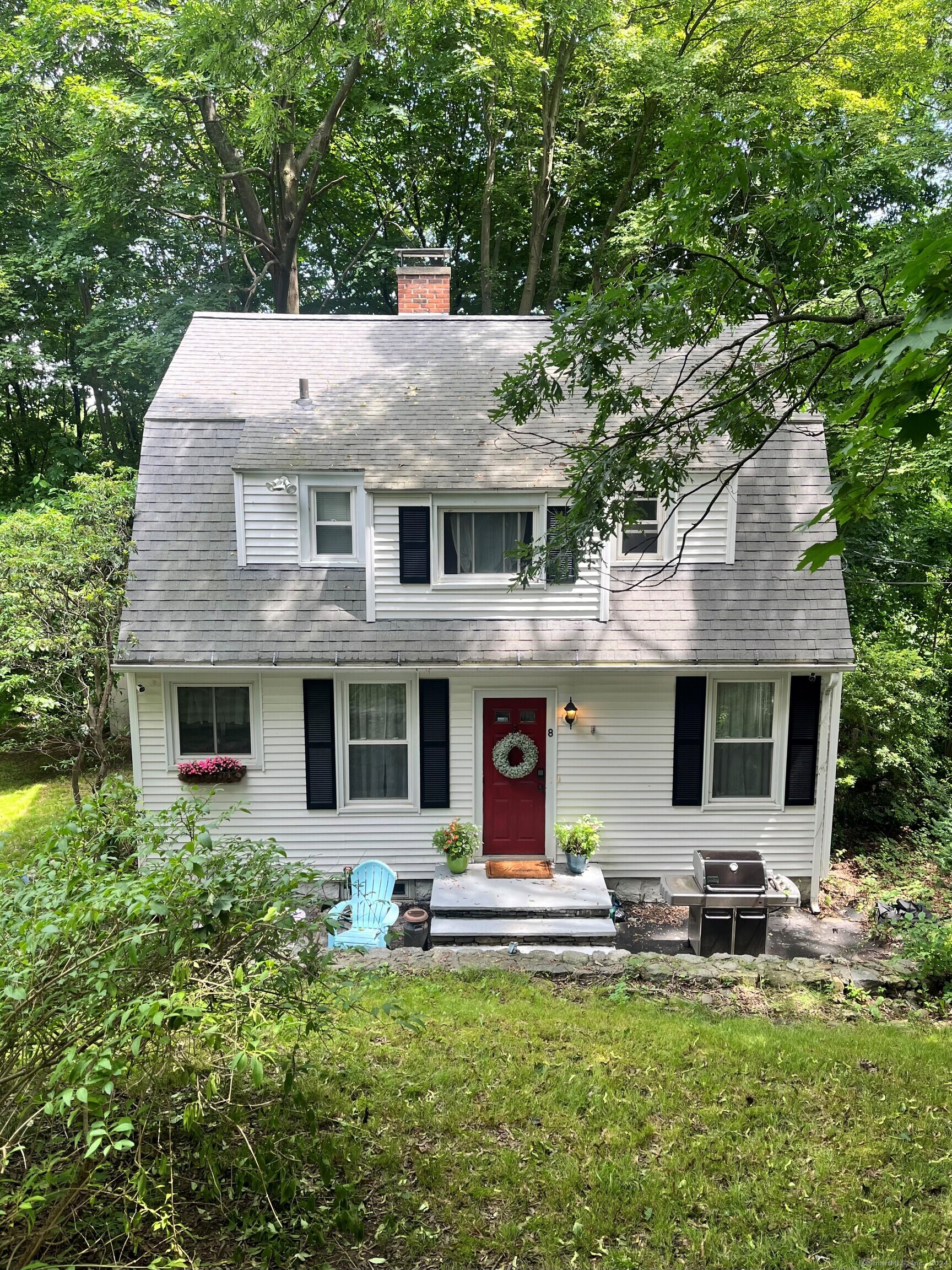 Maynard Ave, Waterbury, CT 06708
