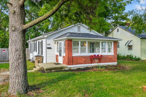 2212 Mapleton Ct, Columbus, IN, 47201-7029 | Card Image