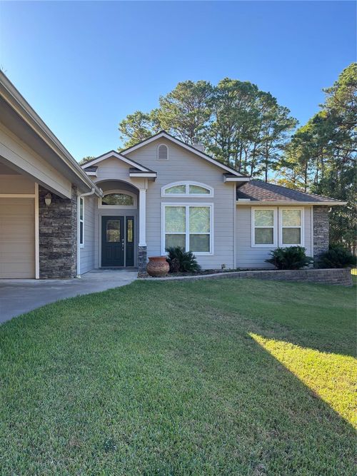 145 Bridgeway, Onalaska, TX, 77360-7312 | Card Image