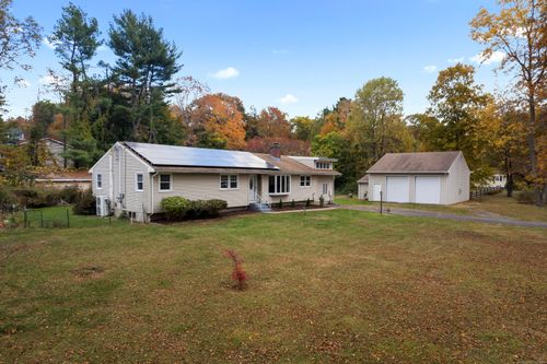 15 Pomps Ln, North Branford, CT, 06471-1462 | Card Image