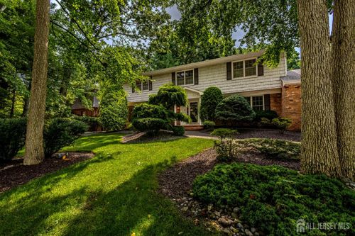 6 Burlington Ln, East Brunswick, NJ, 08816-3253 | Card Image