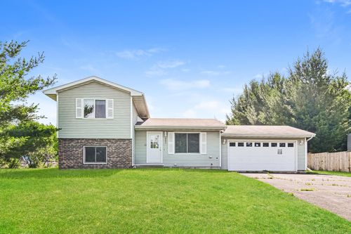 966 Chestnut St, Taylors Falls, MN, 55084-1247 | Card Image