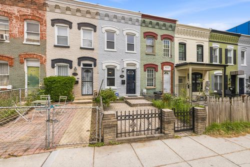 925 8th St Ne, WASHINGTON, DC, 20002-3618 | Card Image