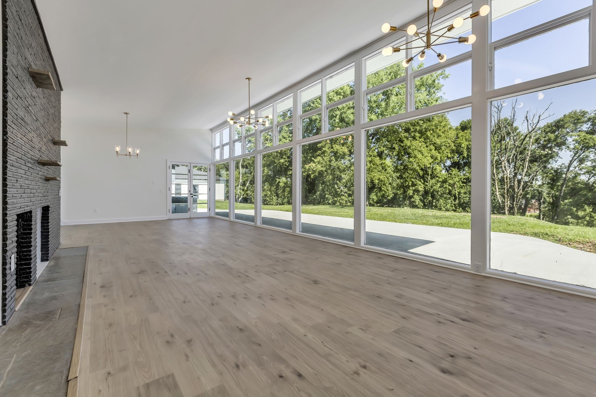 Skyview Ter, Shelbyville, TN 37160