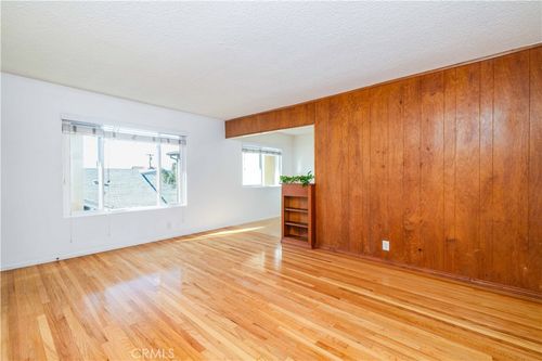 7-2135 E E Florida St, Long Beach, CA, 90814-6975 | Card Image