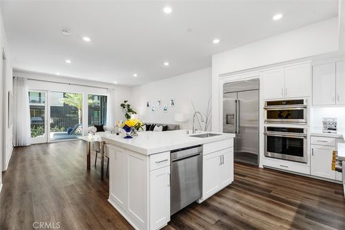 3305 Rivington, Irvine, CA, 92612-3493 | Card Image