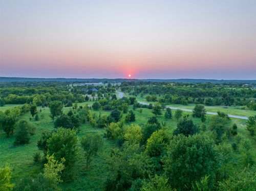 15 W 195th Street S, Mounds, OK, 74047 | Card Image