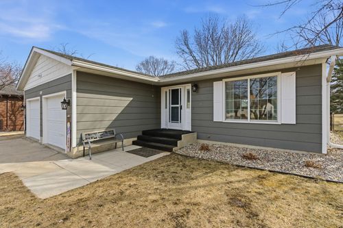 409 Boulder St Sw, Hutchinson, MN, 55350-2154 | Card Image