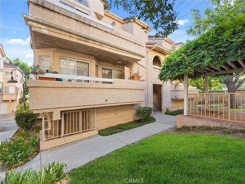 22-19810 Sandpiper Pl, Newhall, CA, 91321-4330 | Card Image