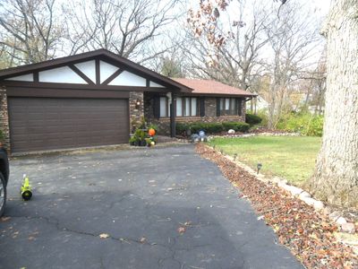 Long Blacktopped Driveway and over 1 Acre of Land | Image 2