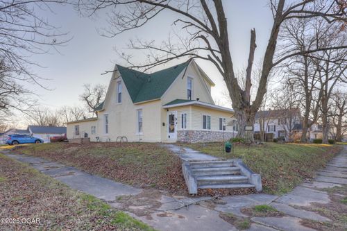 802 Oak St, Carthage, MO, 64836-1913 | Card Image