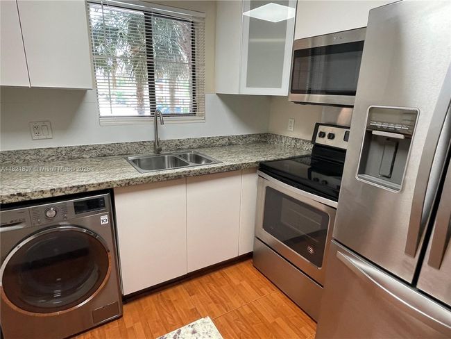 APT-206J - 6900 Sw 39 Th St, Condo with 2 bedrooms, 2 bathrooms and null parking in Davie FL | Image 7