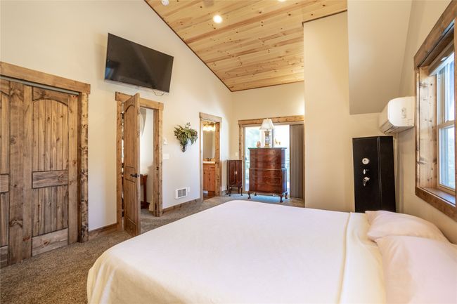Upper level bedroom | Image 118