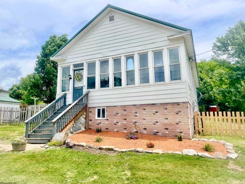 305 2nd St, Terra Alta, WV, 26764-1415 | Card Image