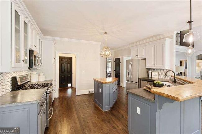 640 Lake Medlock Dr, House other with 6 bedrooms, 5 bathrooms and 2 parking in Johns Creek GA | Image 13
