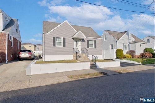 207 Lafayette Ave, Lyndhurst, NJ, 07071-1302 | Card Image