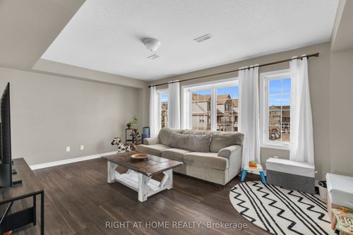 b-630 Woodlawn Rd E, Guelph, ON, N1E0K4 | Card Image