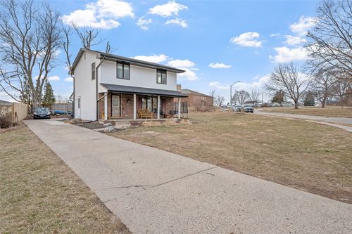 100 Linden Blvd, Pleasant Hill, IA, 50327-9028 | Card Image