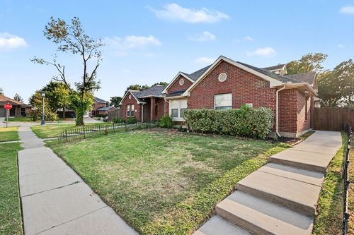 1637 Myrtle Dr, Little Elm, TX, 75068-6301 | Card Image