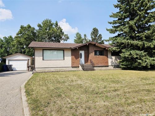 206 George Cres, Esterhazy, SK, S0A0X0 | Card Image