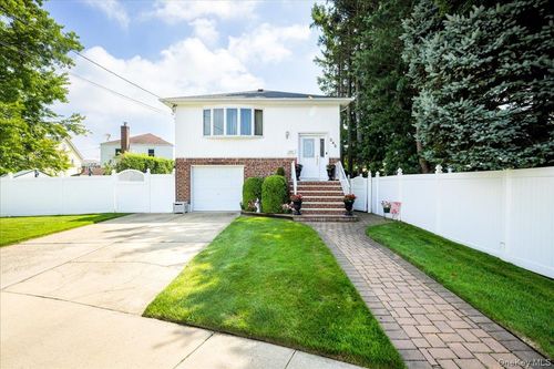 242 Seidman Place, Hempstead, NY, 11010 | Card Image
