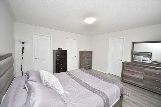 3231 Sharp Rd, House attached with 3 bedrooms, 4 bathrooms and 2 parking in Burlington ON | Image 21