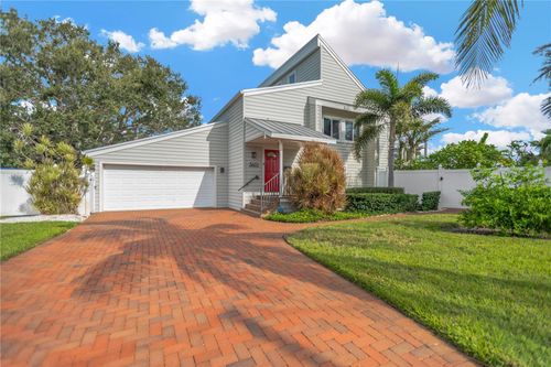 3601 Coquina Key Dr Se, ST PETERSBURG, FL, 33705-4117 | Card Image