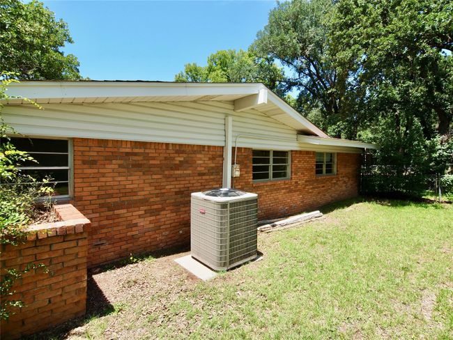 1431 Brazos St, House other with 4 bedrooms, 2 bathrooms and null parking in Graham TX | Image 38