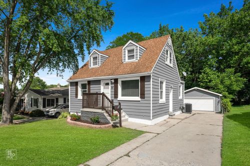 157 N Emerald Ave, Mundelein, IL, 60060-2145 | Card Image