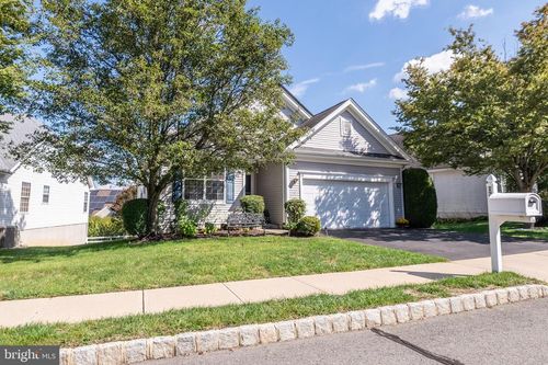 13 Atrium Dr, Bordentown Township, NJ, 08620-9641 | Card Image