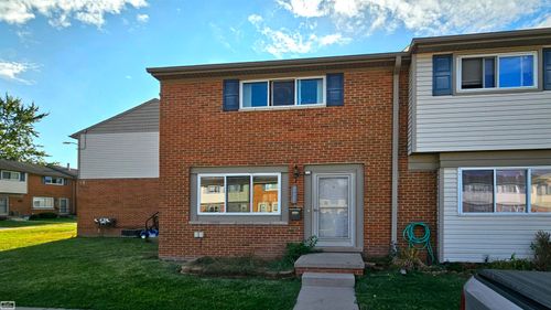 25667 Salem St, Roseville, MI, 48066-5810 | Card Image
