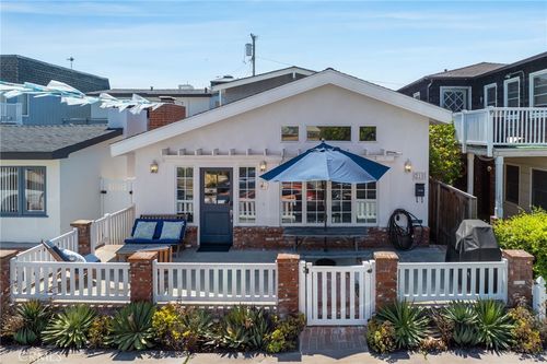 210 Opal Ave, Newport Beach, CA, 92662-1033 | Card Image