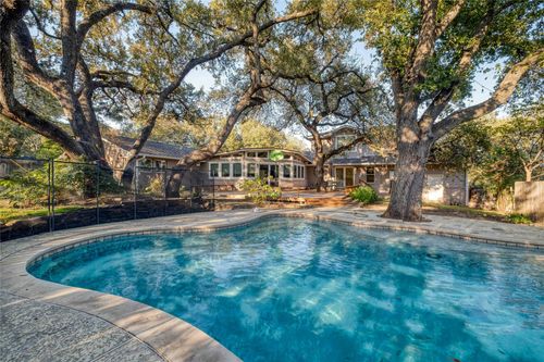 3927 Knollwood Dr, Austin, TX, 78731-2940 | Card Image