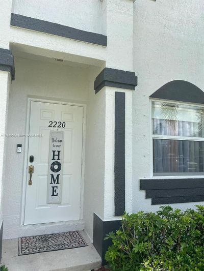 2220 - 2220 Se 26th Ln, Townhouse with 3 bedrooms, 2 bathrooms and null parking in Homestead FL | Image 2