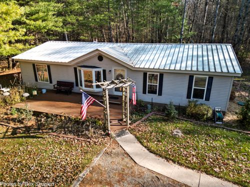 7110 S Thornapple Ave, Newaygo, MI, 49337-8617 | Card Image