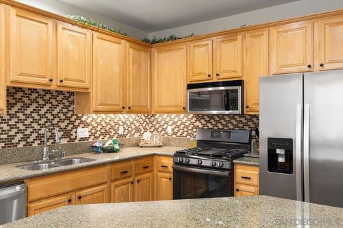 272 Indiana Ave, El Cajon, CA, 92020-3968 | Card Image