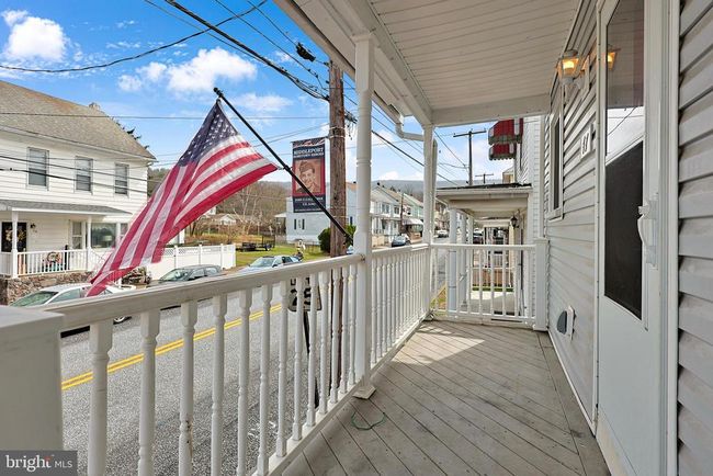 47 Washington St, House other with 4 bedrooms, 2 bathrooms and null parking in Middleport PA | Image 4