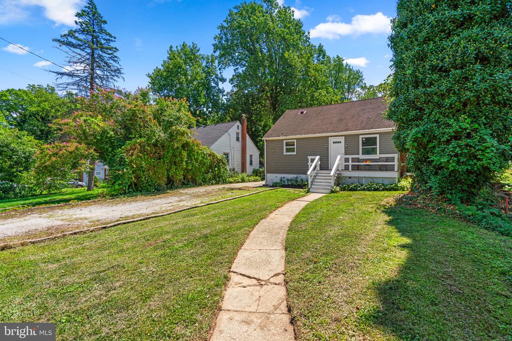Clearwood Rd, Parkville, MD 21234