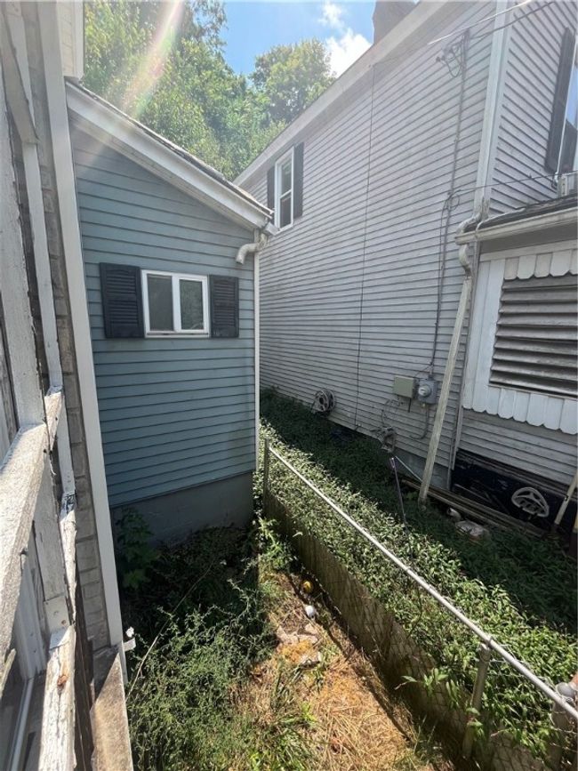 512 Glenn St, House other with 2 bedrooms, 1 bathrooms and null parking in Wilmerding PA | Image 5